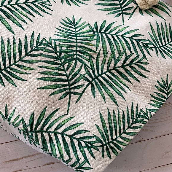 Jumbo Palm Leaf Print Beach Tote - Picture 3 of 8